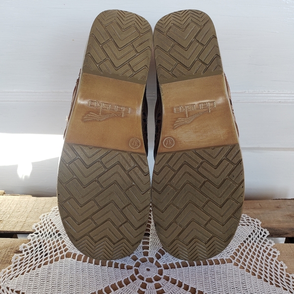 🌾Dansko Honey Clogs•Rustic Cottage•Western Tooled Belt•Tan•EU37/ 6.5-7 US - Picture 12 of 15